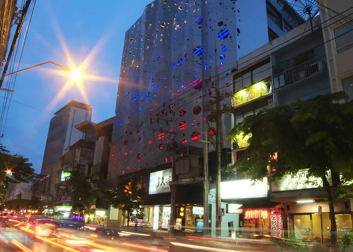 Hotel The Raya Surawong