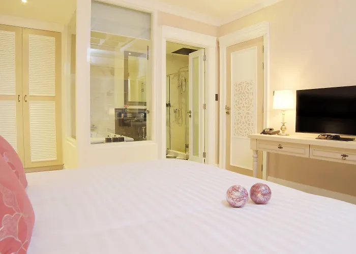 The Raya Surawong Hotel 3*