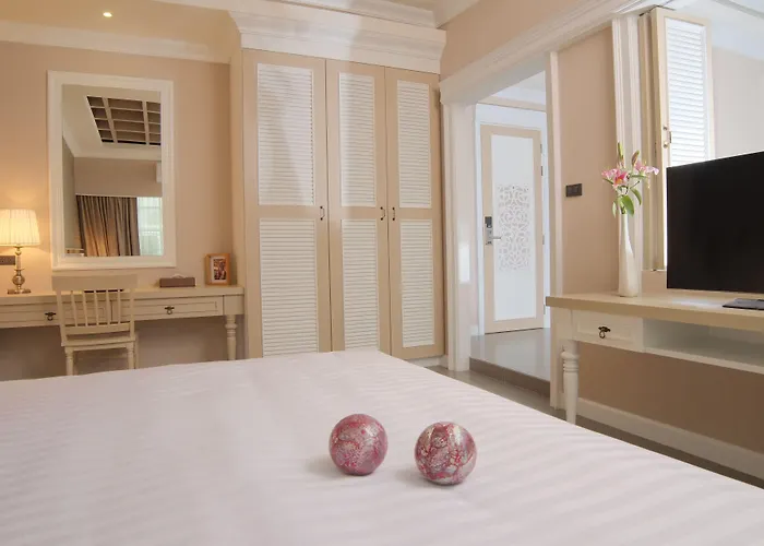 The Raya Surawong 3* Bangkok