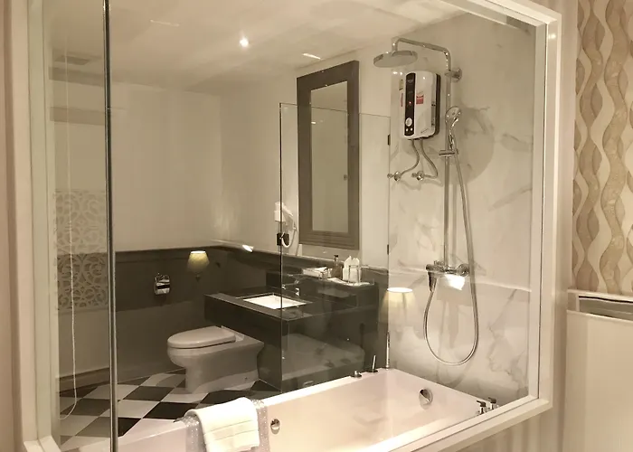 Hotel The Raya Surawong Bangkok