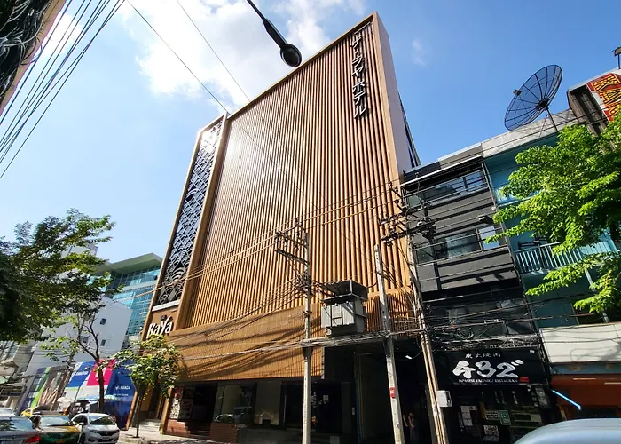 Hotel The Raya Surawong Bangkok