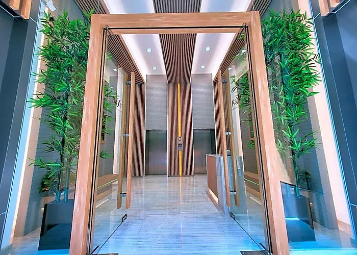 Hotel The Raya Surawong 3*