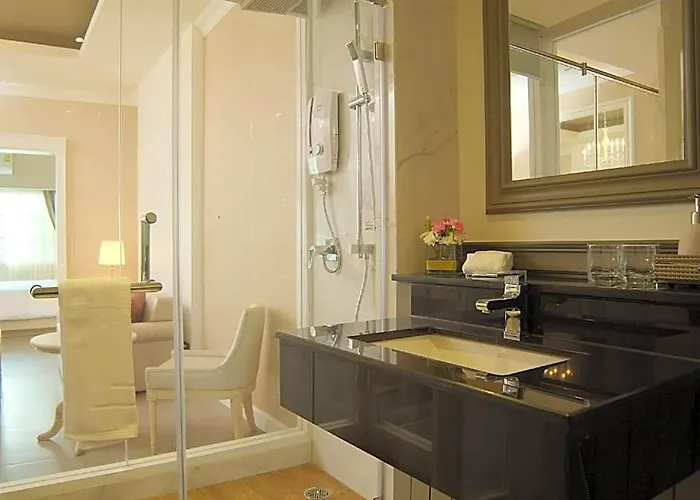 The Raya Surawong Hotel 3*