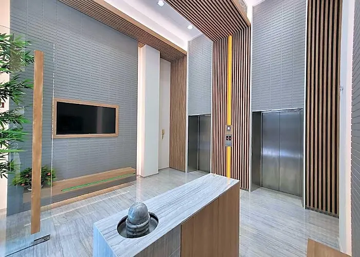Hotel The Raya Surawong
